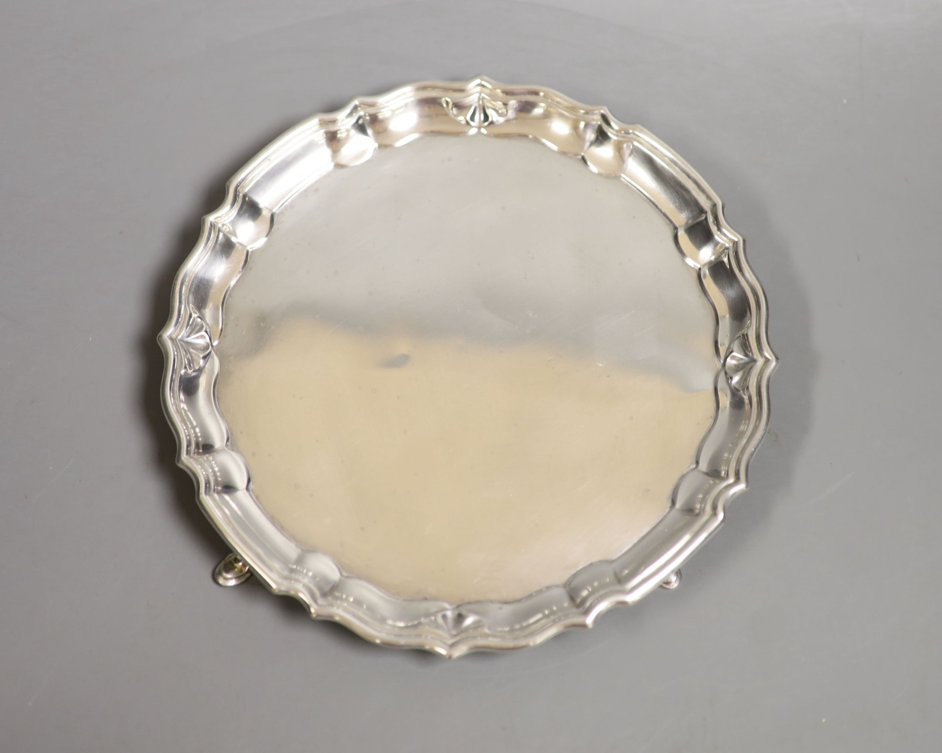 An Edwardian silver salver, Carrington & Co, London, 1908